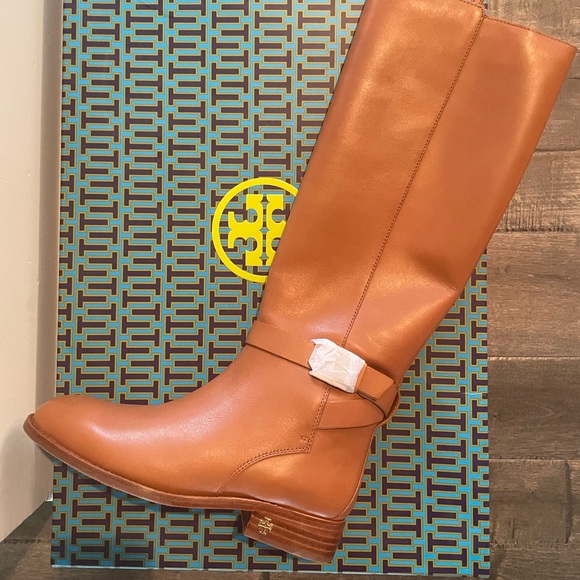 BRAND NEW Camel Tory Burch Riding Boots - Picture 2 of 3